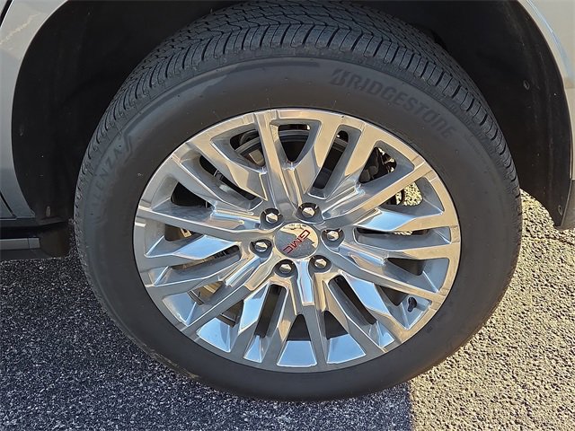 Used 2024 GMC Yukon Denali w/ Max Trailering Package image 9