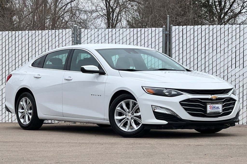 Used 2024 Chevrolet Malibu LT image 2