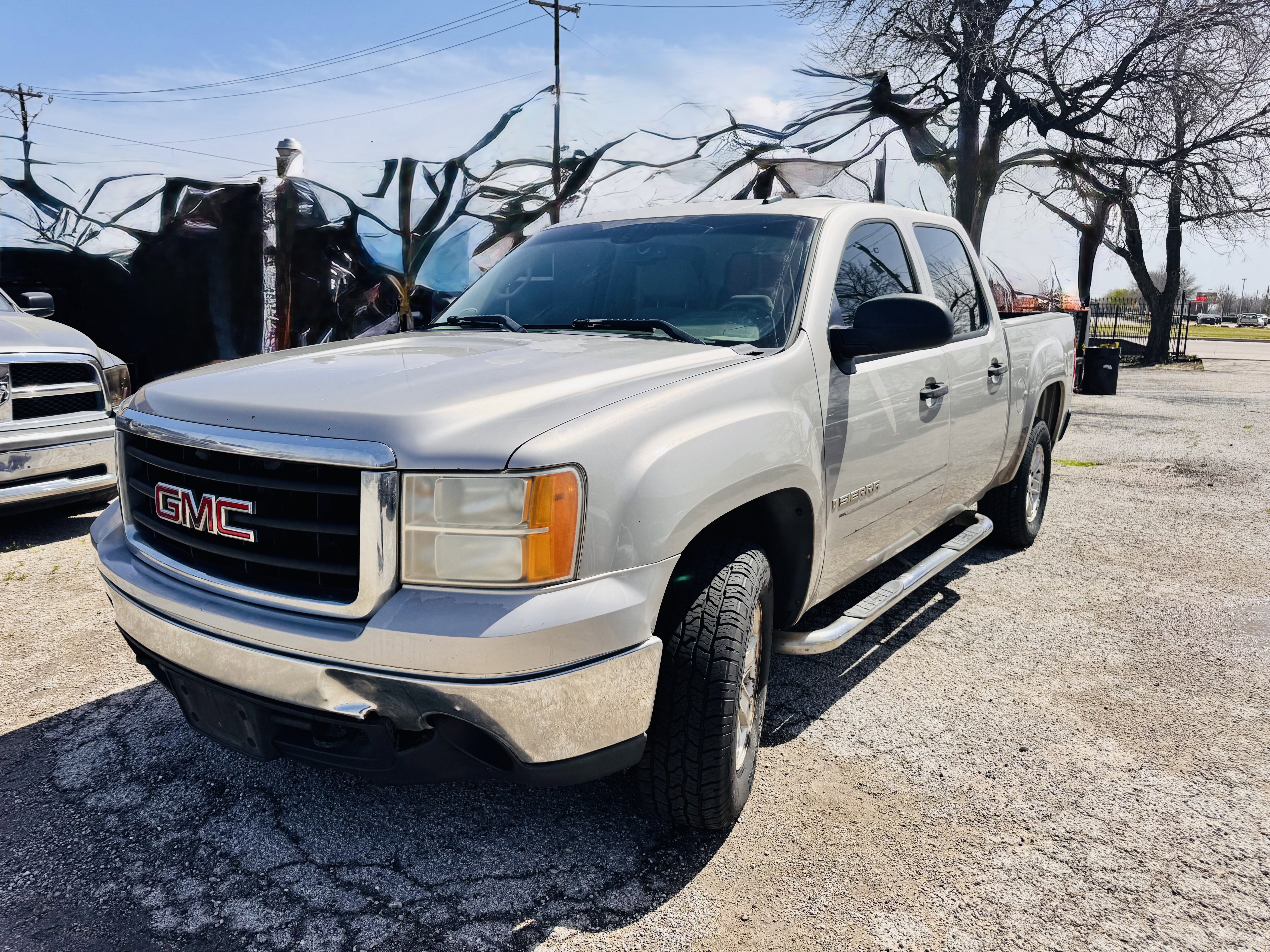 Used 2007 GMC Sierra 1500 SLE w/ SLE1 Preferred Package image 4