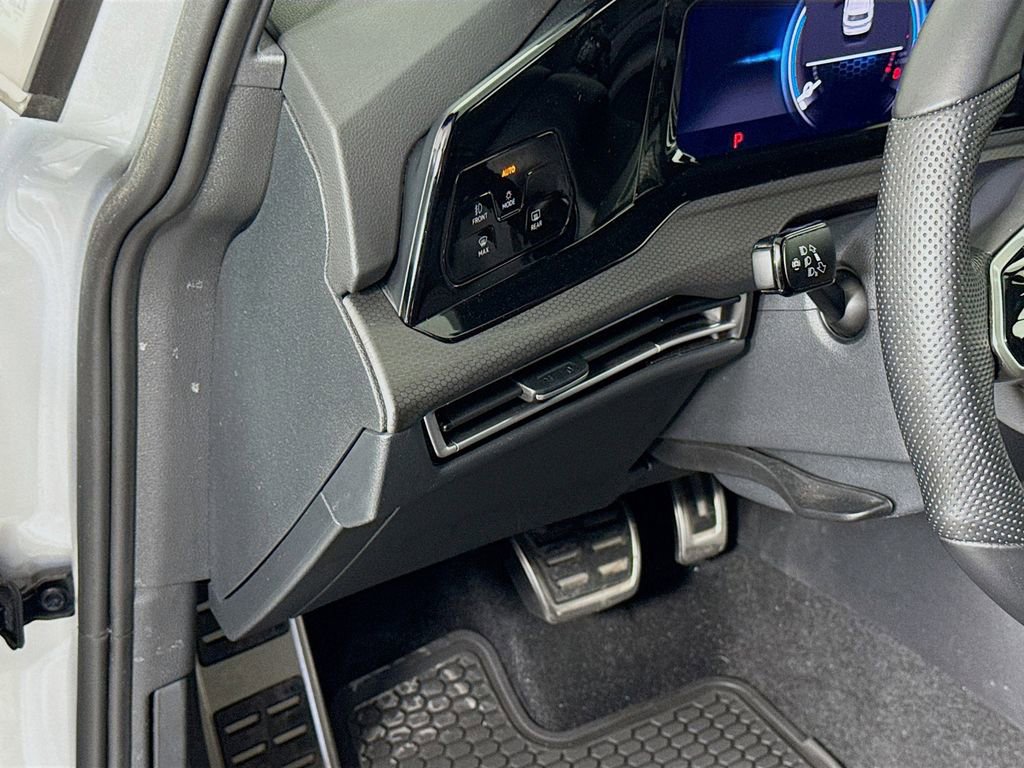 Used 2022 Volkswagen GTI S image 10