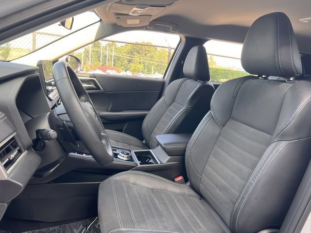 Used 2023 Mitsubishi Outlander SE FWD image 13