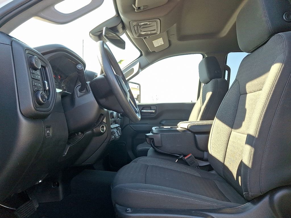 Used 2024 Chevrolet Silverado 2500 Custom w/ Custom Value Package image 13