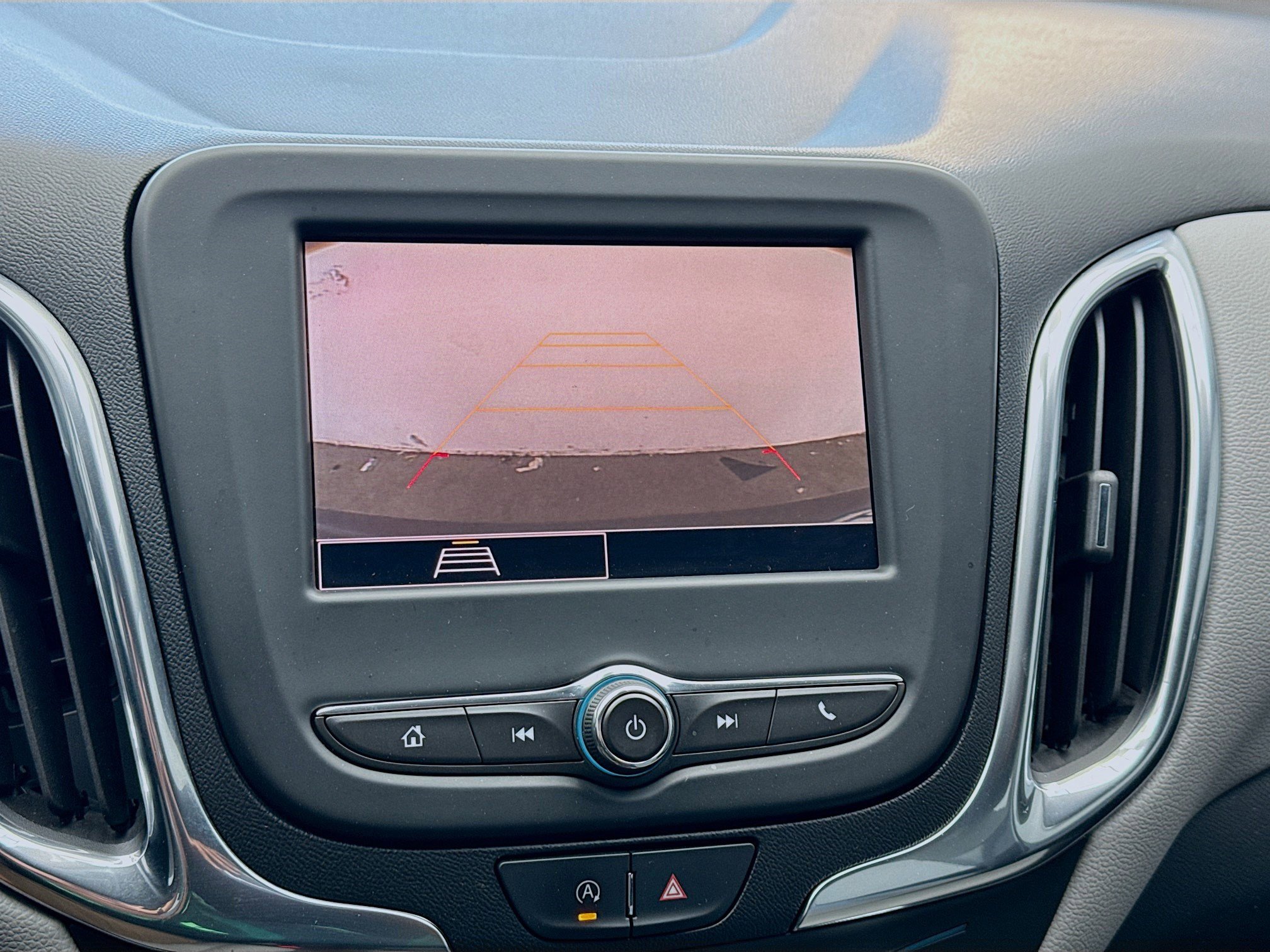 Used 2022 Chevrolet Equinox LS image 10