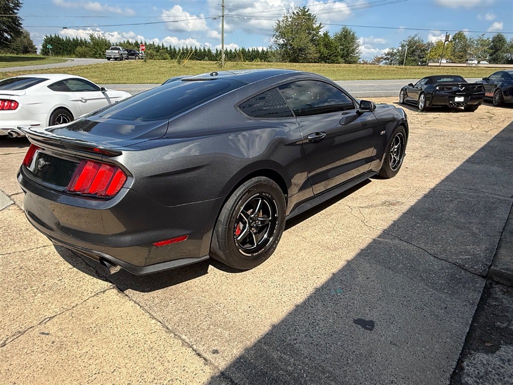 Used 2015 Ford Mustang GT RWD image 5