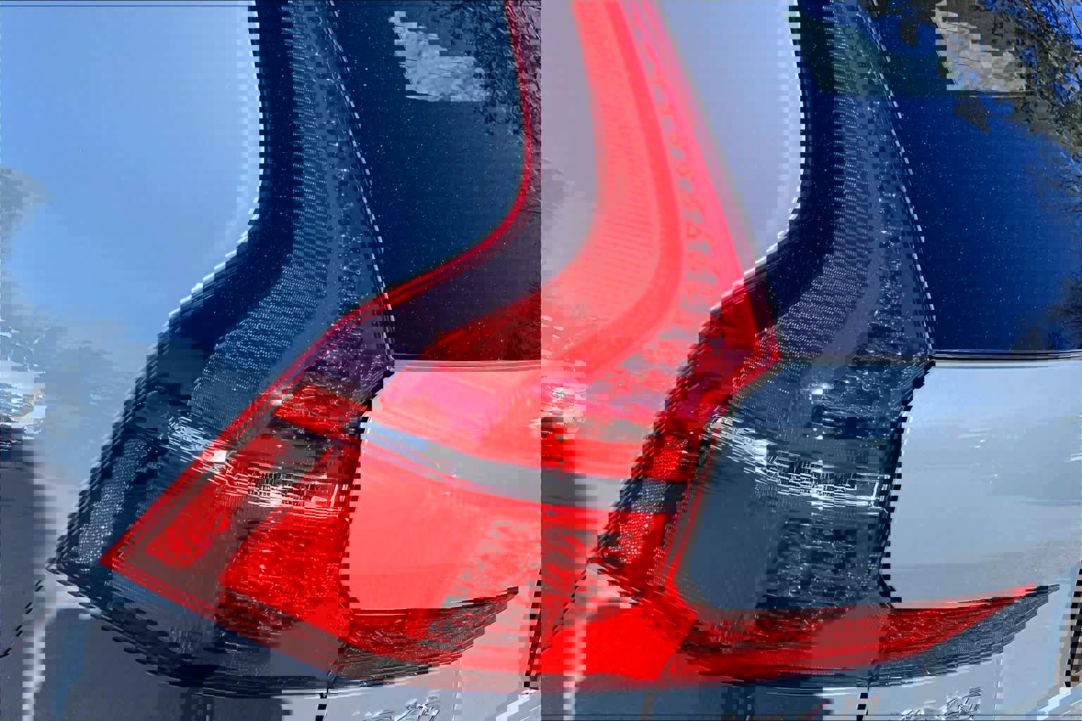 Certified 2023 Volvo XC60 B5 Plus w/ Climate Package image 26