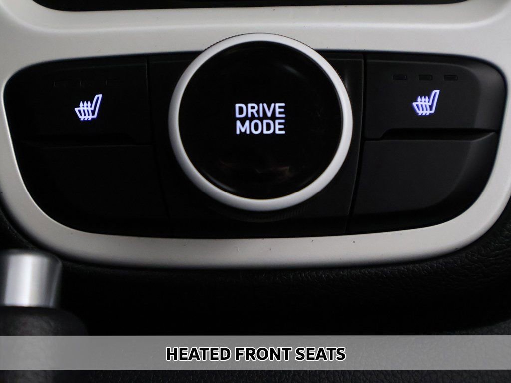 Certified 2025 Hyundai Venue Limited image 6