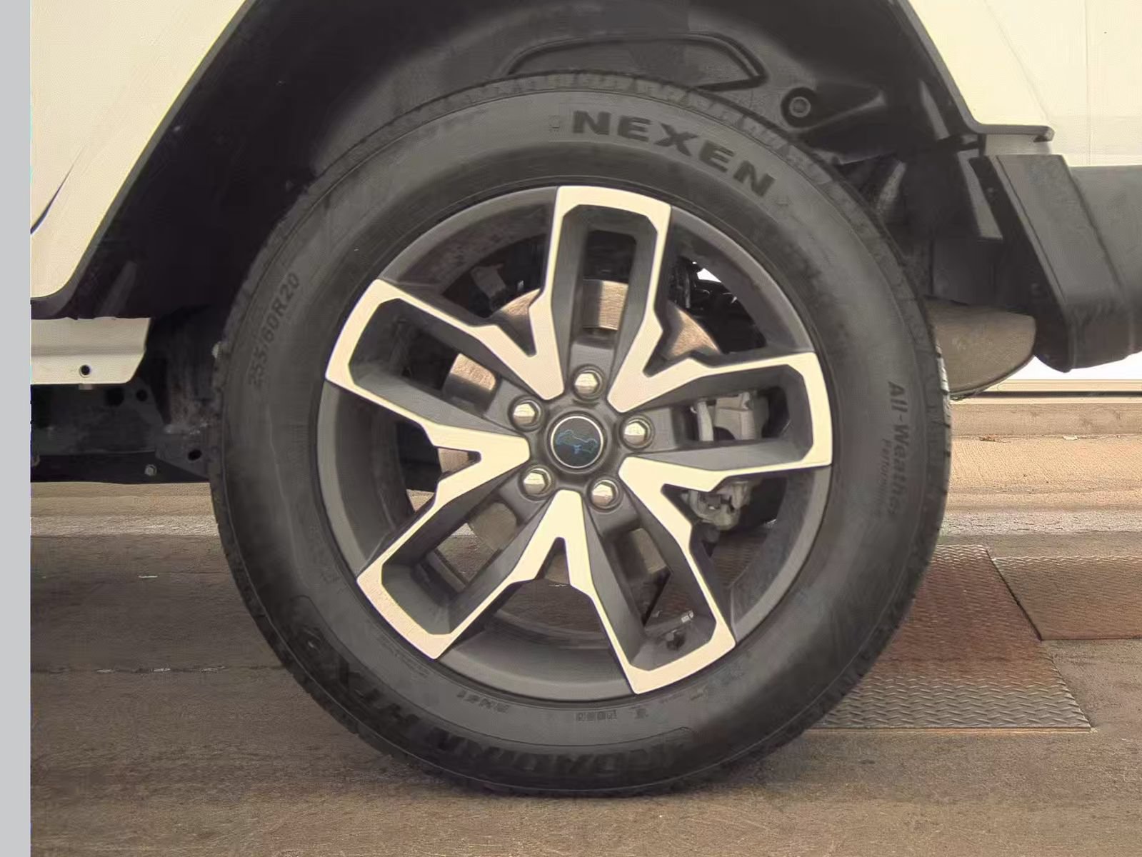 Used 2024 Jeep Wrangler Unlimited w/ Convenience Group AWD/4WD image 19