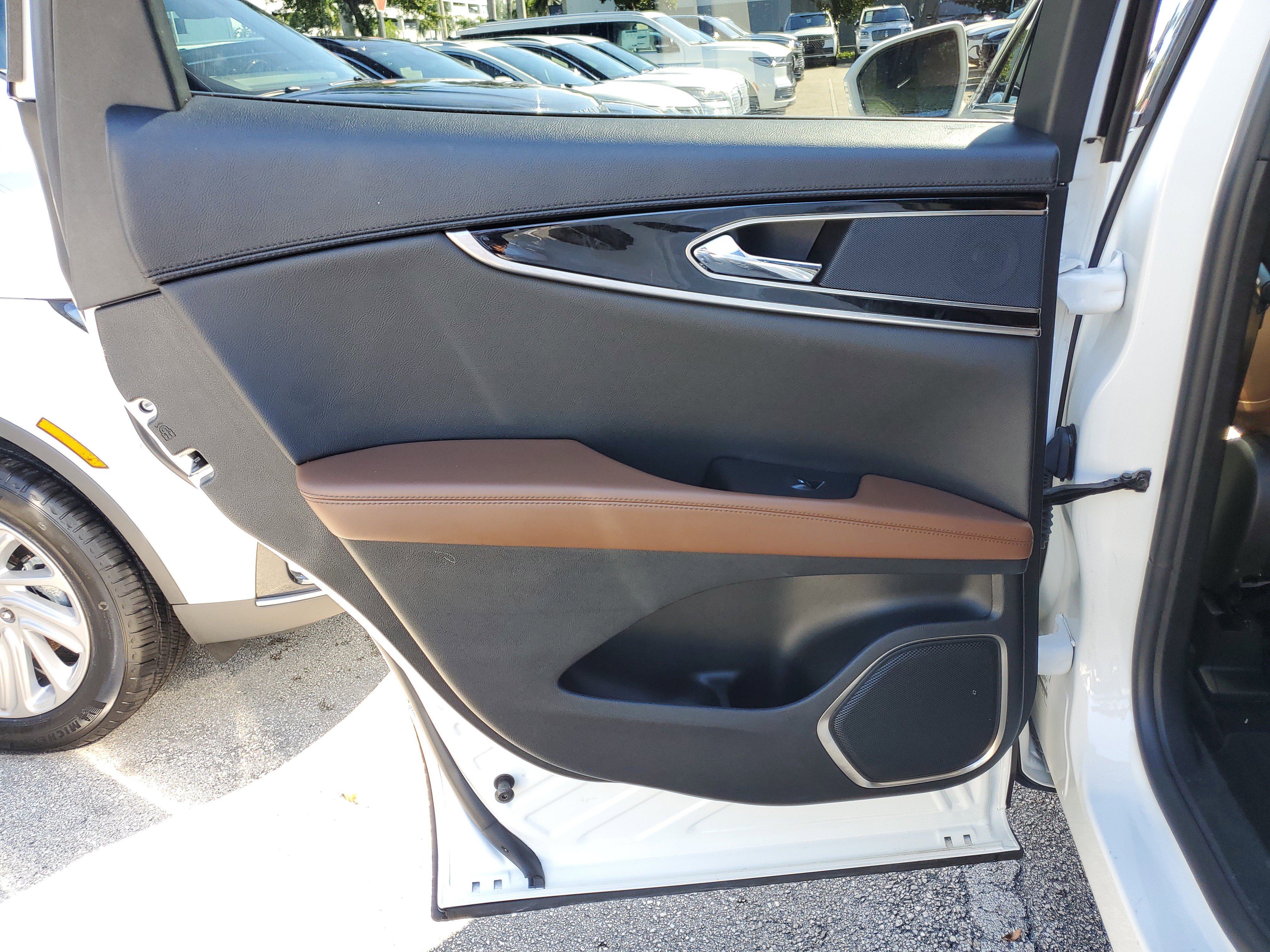 Certified 2023 Lincoln Nautilus Reserve image 12