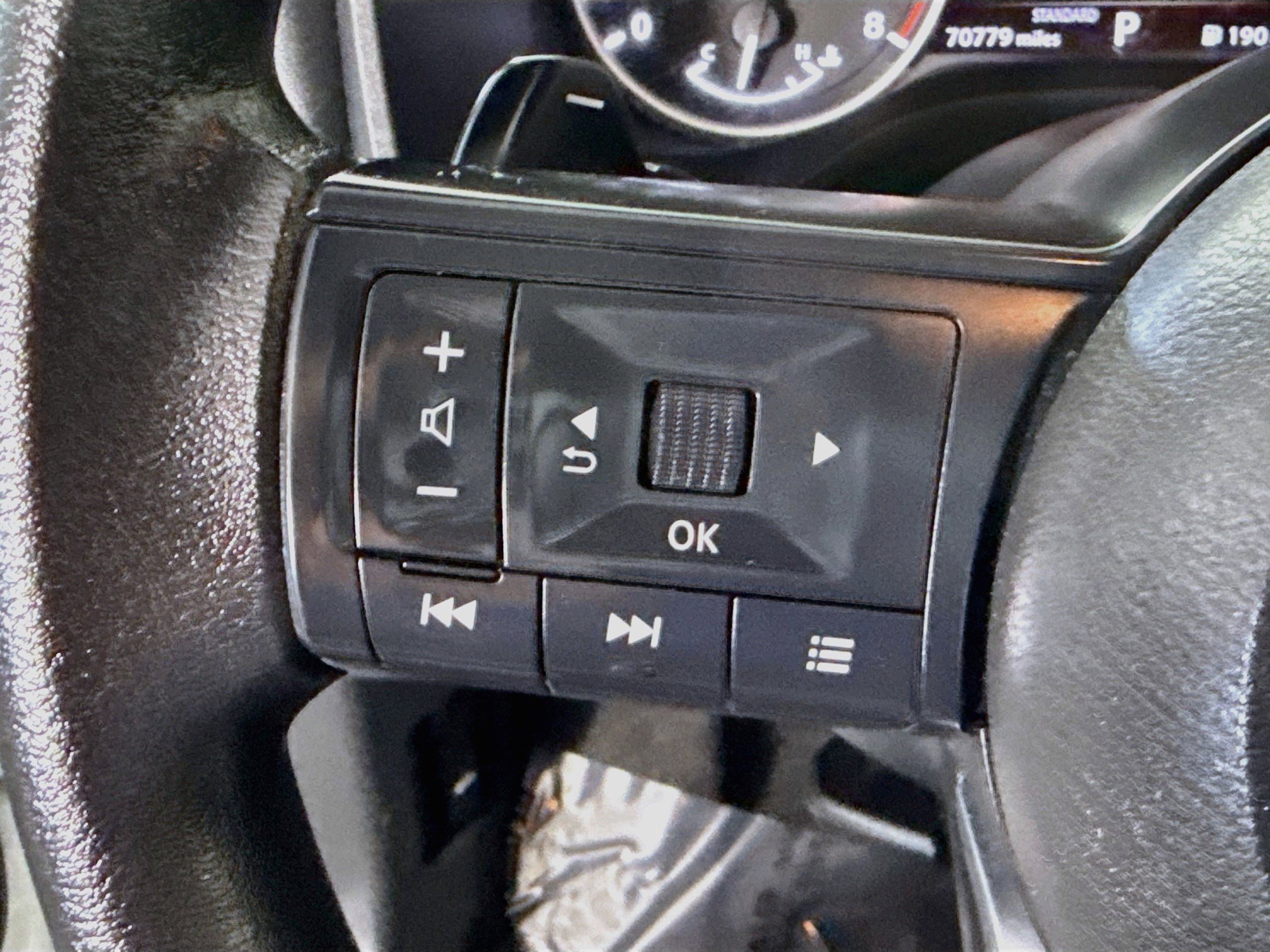 Used 2022 Nissan Rogue S FWD image 14