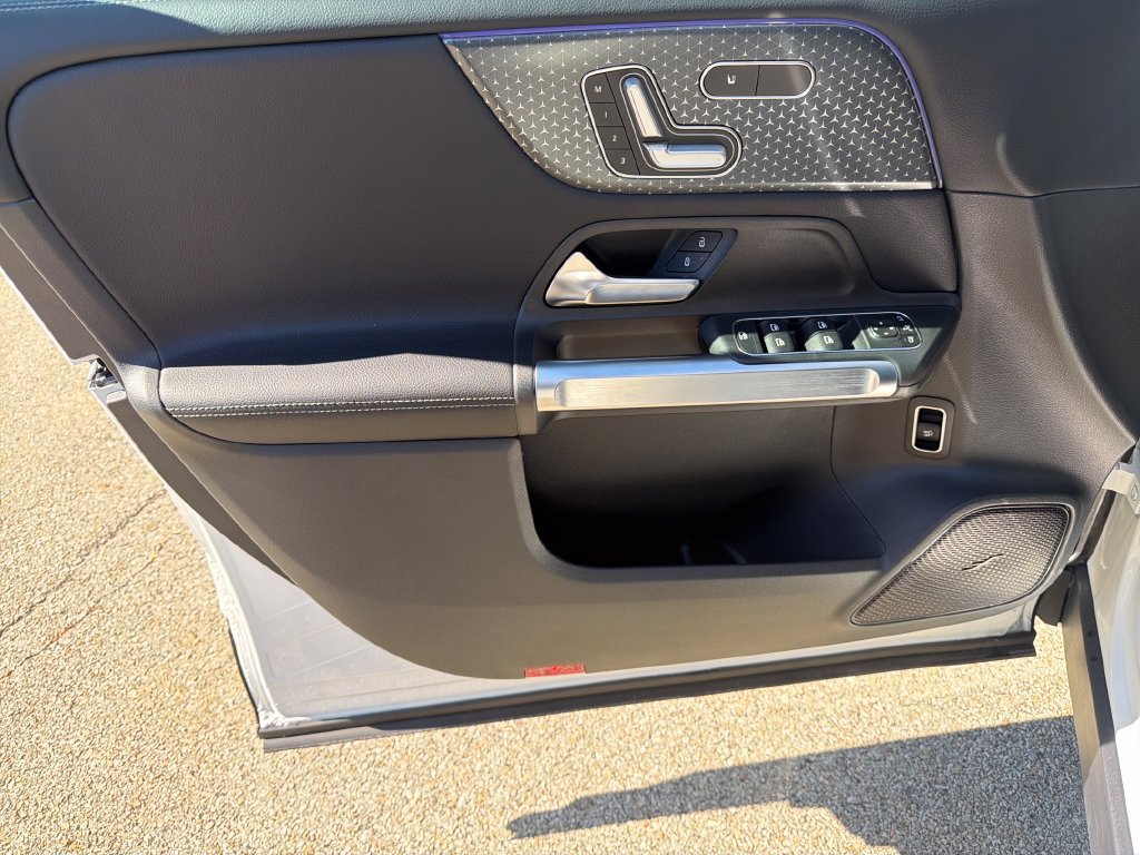 New 2026 Mercedes-Benz GLB 250 4MATIC image 16