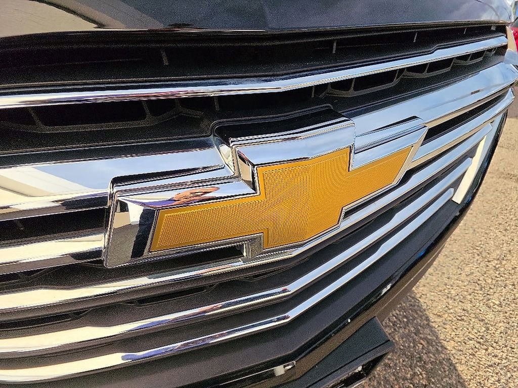 Used 2023 Chevrolet Traverse LT AWD/4WD image 32