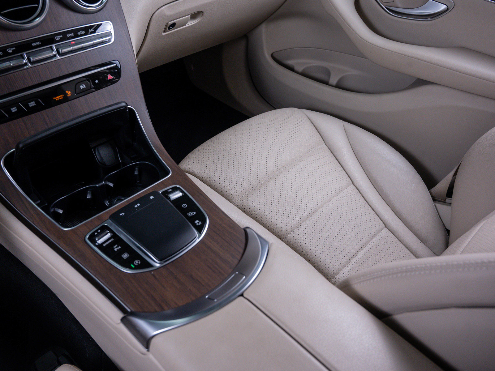 Used 2022 Mercedes-Benz GLC 300 4MATIC image 28