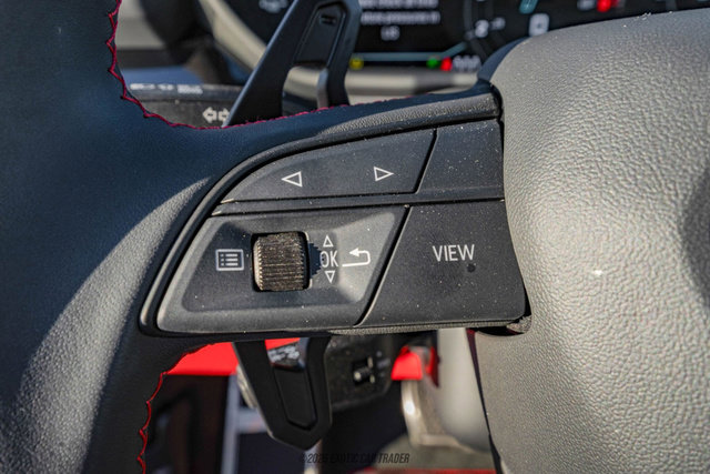 Used 2025 Lamborghini Urus SE AWD/4WD image 26