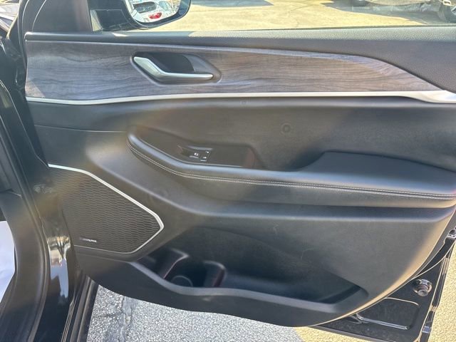 Used 2022 Jeep Grand Cherokee L Limited w/ Luxury Tech Group II image 43