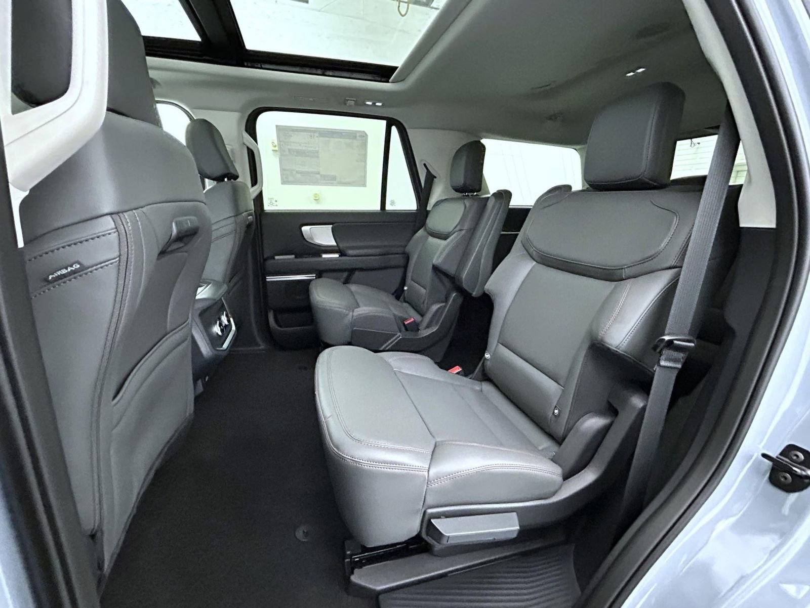 New 2025 Ford Expedition Active image 21