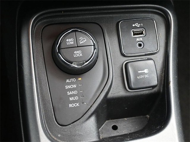 Used 2019 Jeep Compass Trailhawk image 26