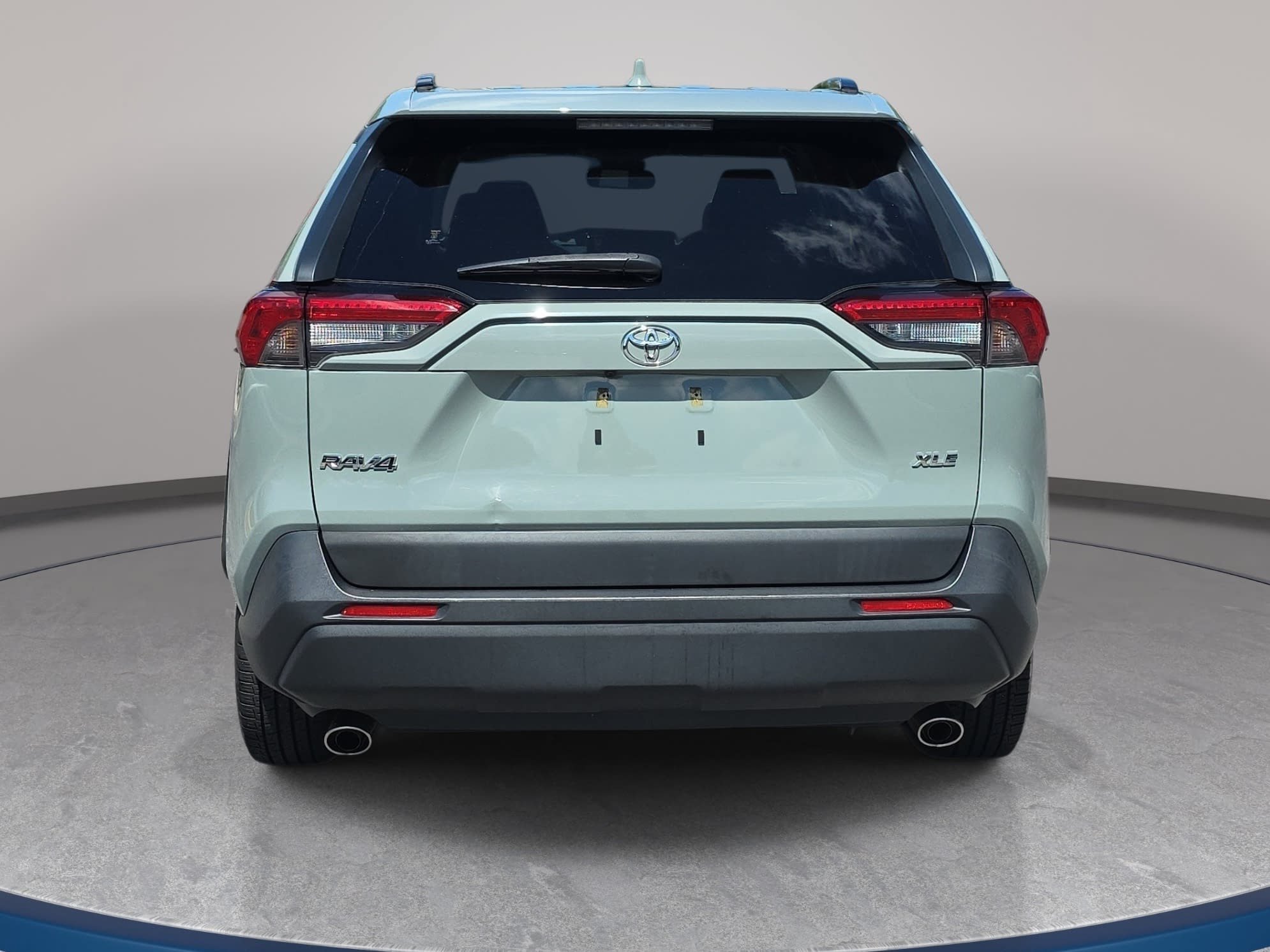 Used 2019 Toyota RAV4 XLE Premium FWD image 6