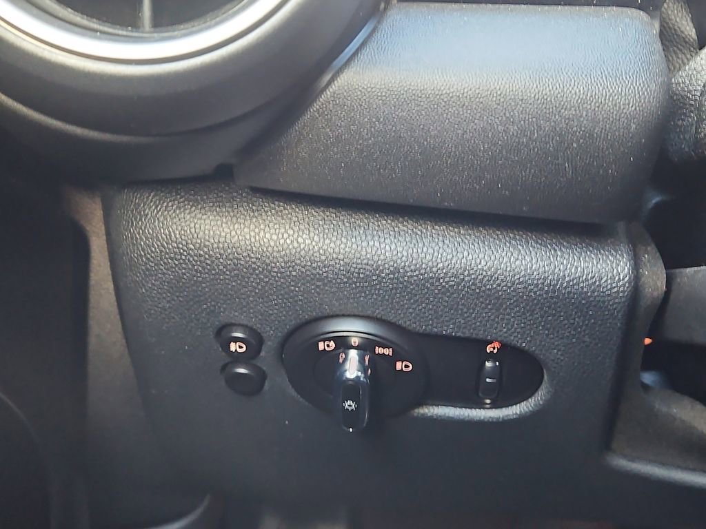 Used 2015 MINI Cooper S image 13