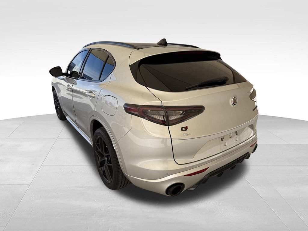 Used 2021 Alfa Romeo Stelvio Ti Sport AWD/4WD image 12