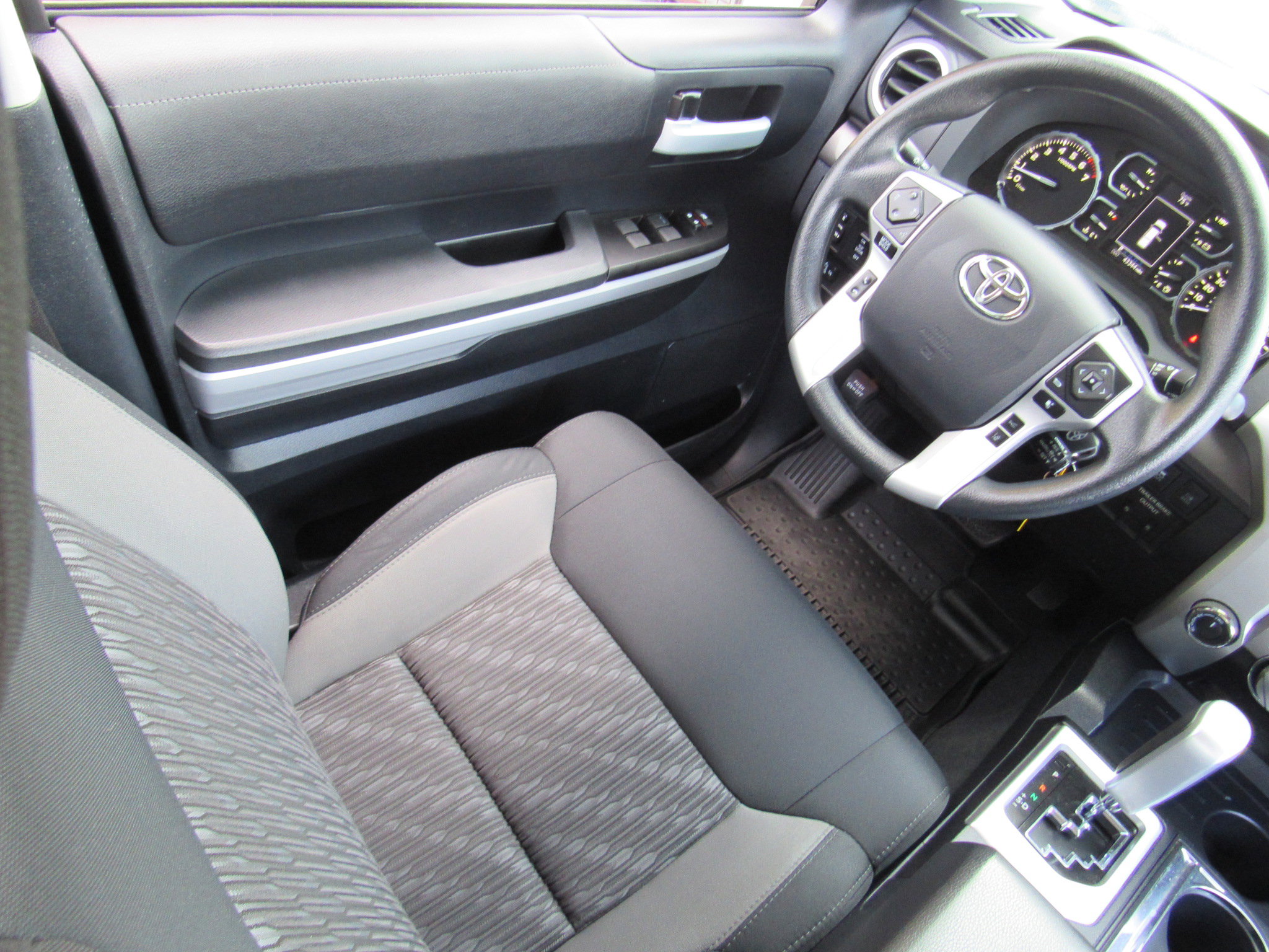 Used 2019 Toyota Tundra SR5 w/ TRD Off Road Package image 31