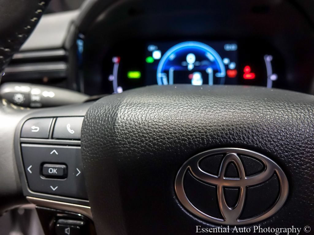 Used 2025 Toyota Camry SE FWD image 16