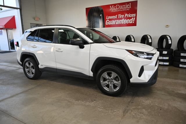 Used 2022 Toyota RAV4 LE AWD/4WD image 4