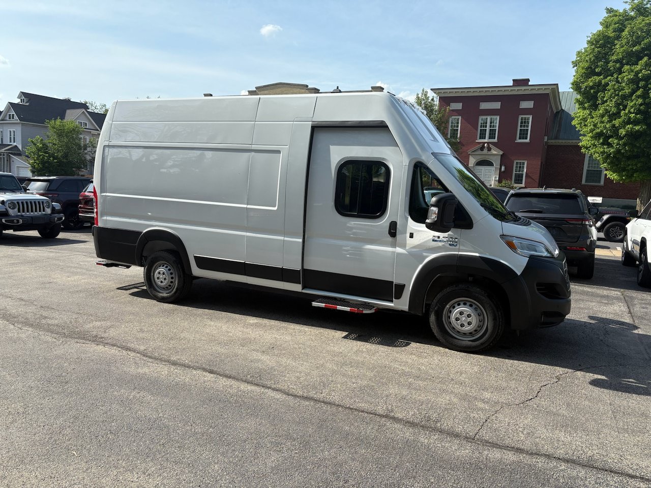 Used 2024 RAM ProMaster 3500 w/ Delivery Van Package FWD image 3
