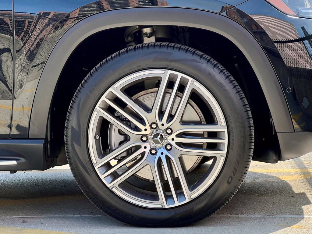 Used 2026 Mercedes-Benz GLS 450 4MATIC image 49