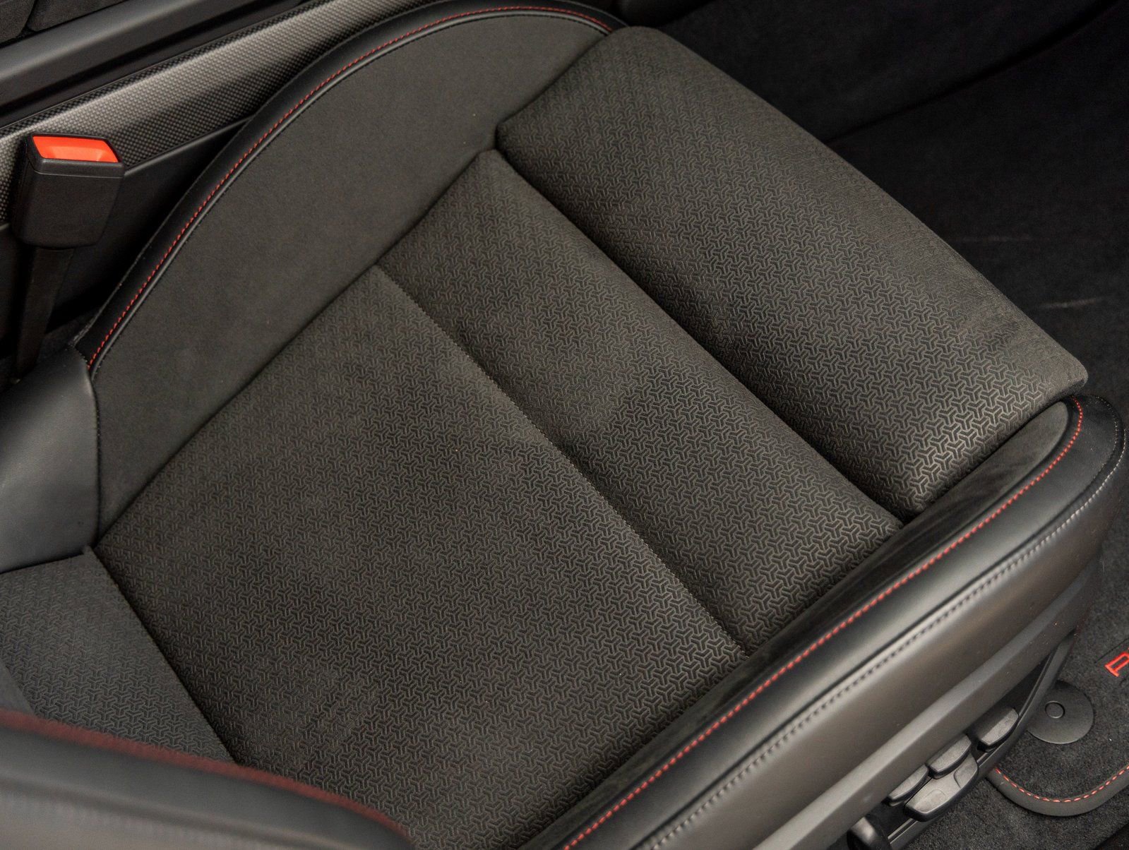 Used 2025 Porsche Taycan GTS image 46