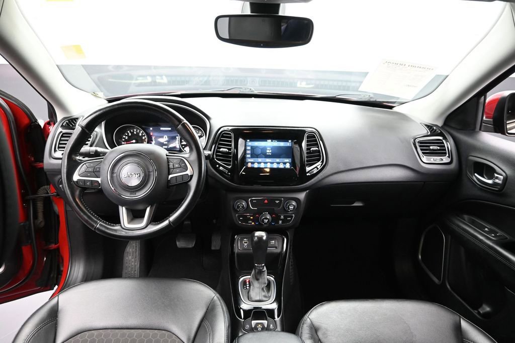 Used 2019 Jeep Compass Latitude FWD image 19