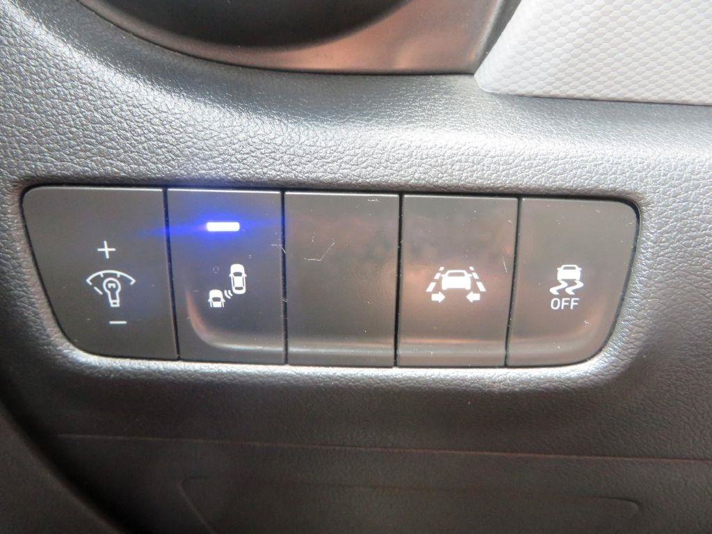 Used 2020 Hyundai Kona SEL FWD image 16