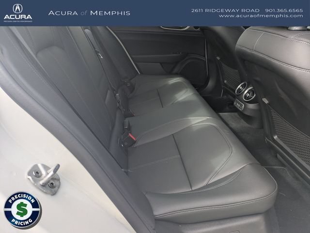 Used 2025 Alfa Romeo Giulia AWD image 28