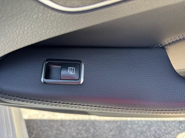 Used 2014 Mercedes-Benz E 250 BlueTEC Sedan image 63