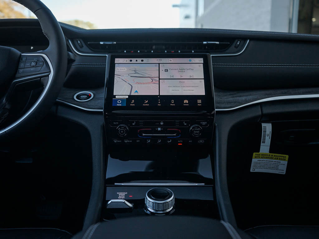 New 2025 Jeep Grand Cherokee L Limited w/ Trailer Tow Package image 17