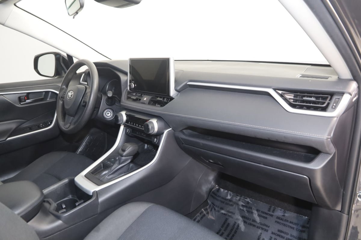 Used 2024 Toyota RAV4 LE FWD image 34