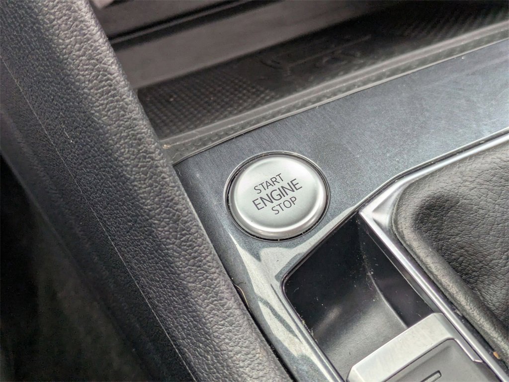 Used 2024 Volkswagen Tiguan SE image 24