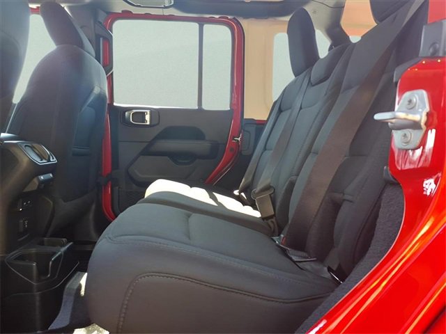 Used 2023 Jeep Wrangler Sahara image 9