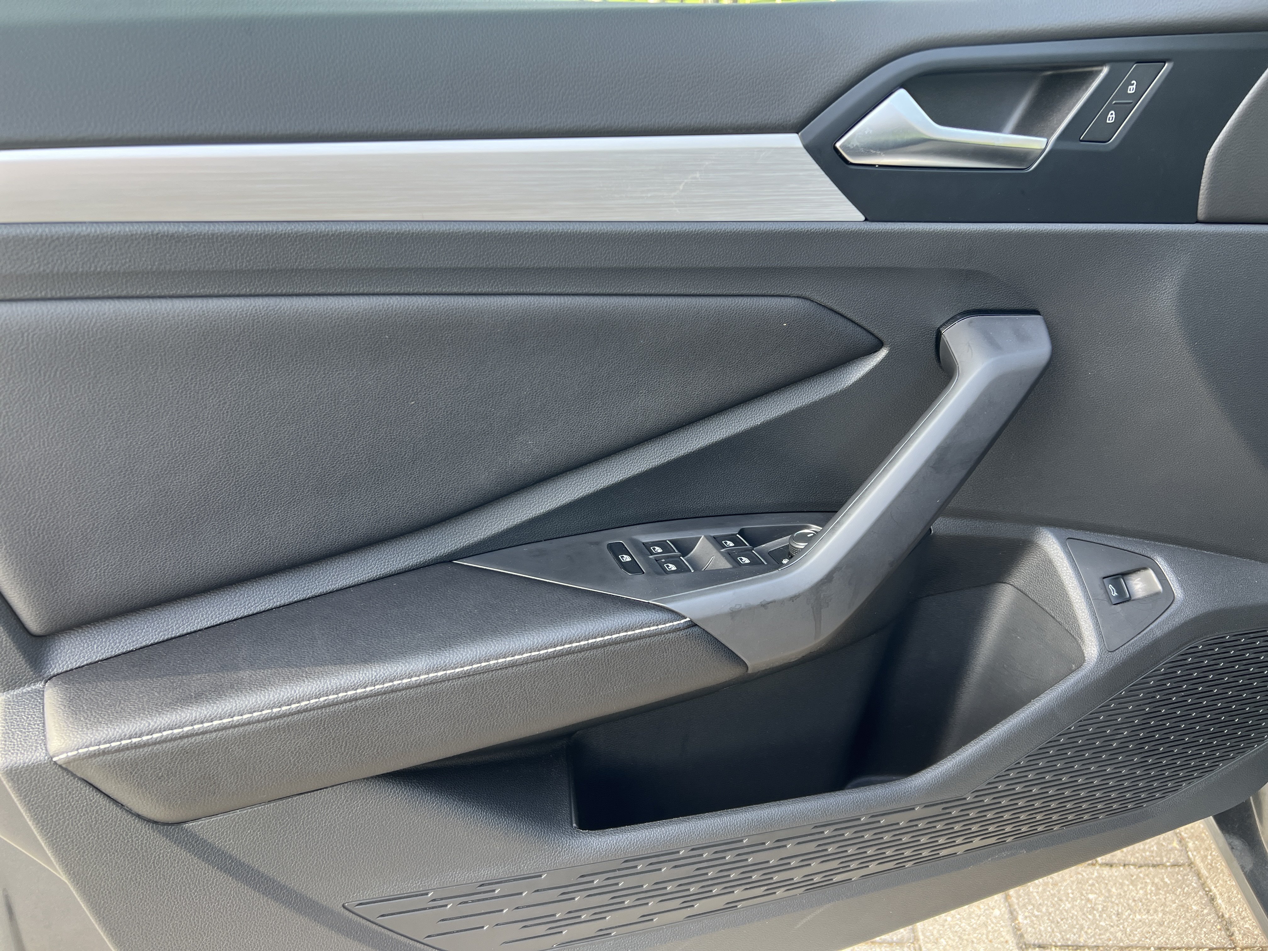 Certified 2025 Volkswagen Jetta S FWD image 13