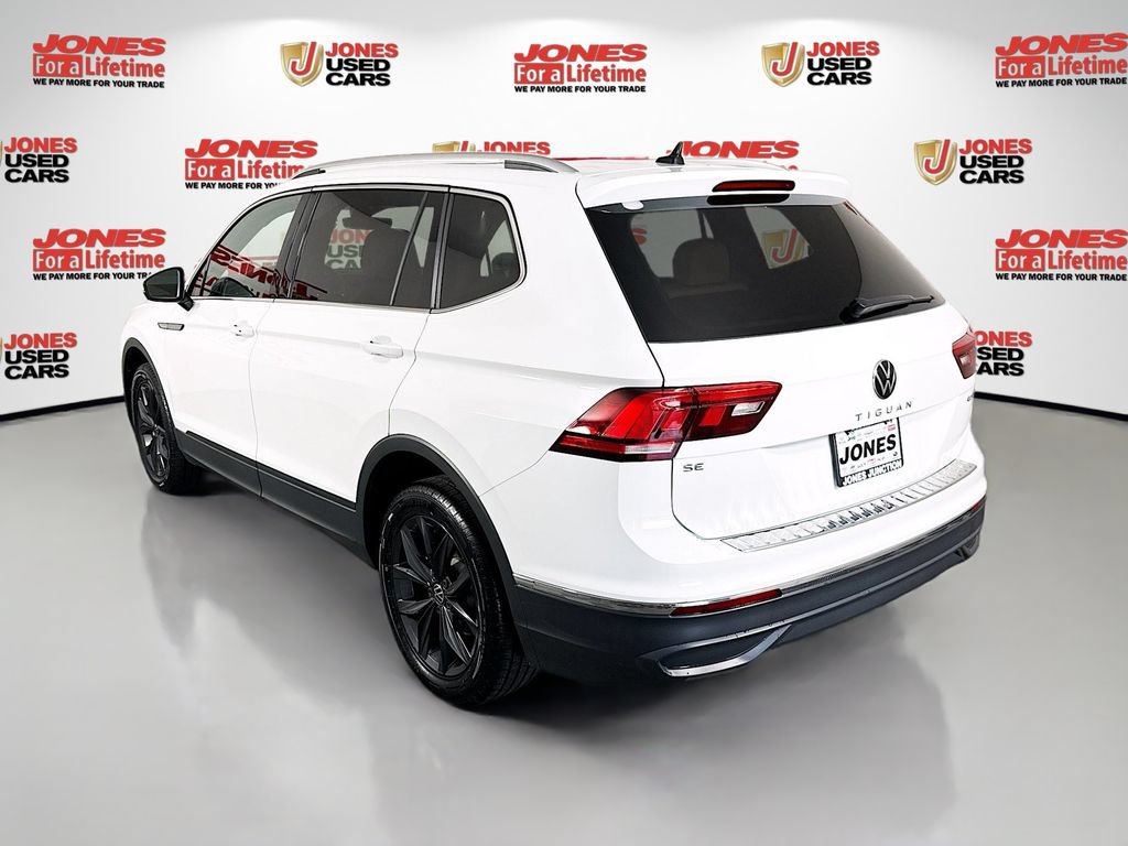 Used 2024 Volkswagen Tiguan SE AWD/4WD image 2