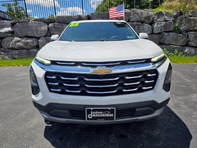 Used 2025 Chevrolet Equinox LT AWD/4WD image 9