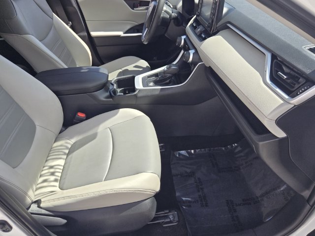 Used 2022 Toyota RAV4 XLE Premium FWD image 19