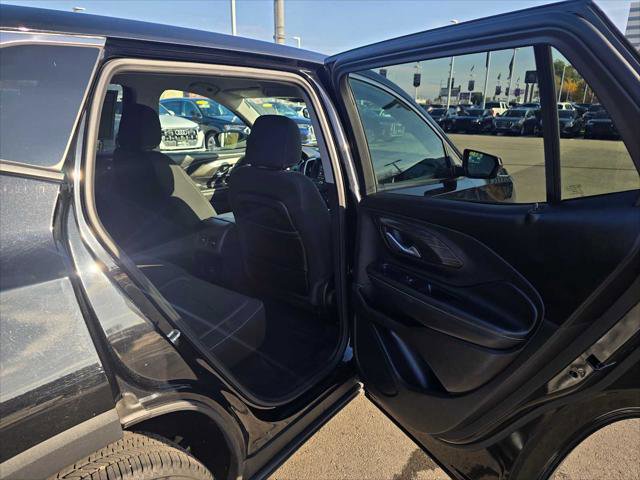 Used 2024 GMC Terrain SLE image 14