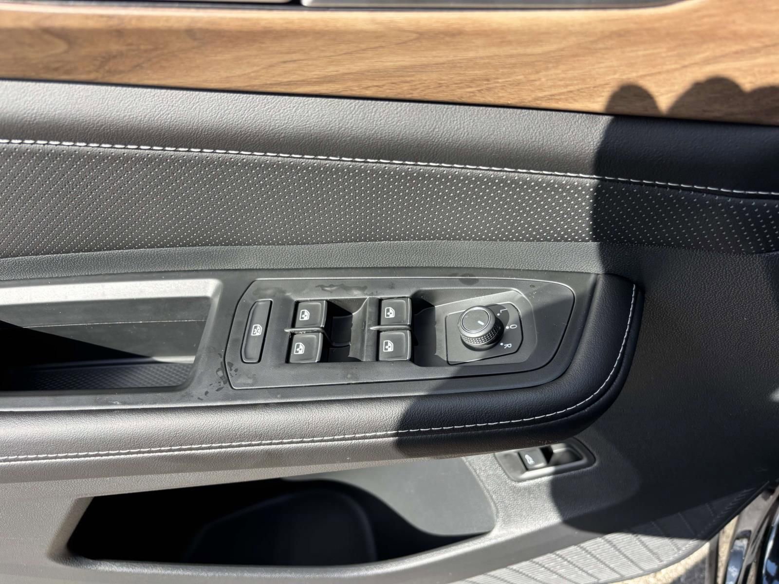 New 2026 Volkswagen Atlas SE image 13