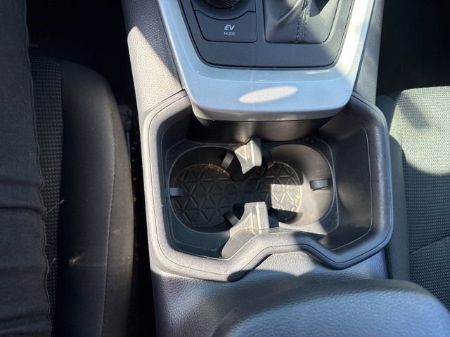 Used 2025 Toyota RAV4 LE image 18