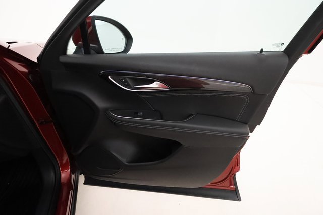 Used 2023 Buick Envision Essence image 24