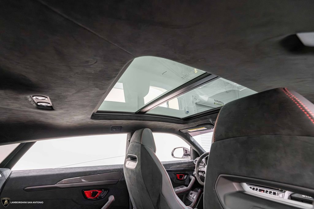 Used 2023 Lamborghini Urus Performante image 31