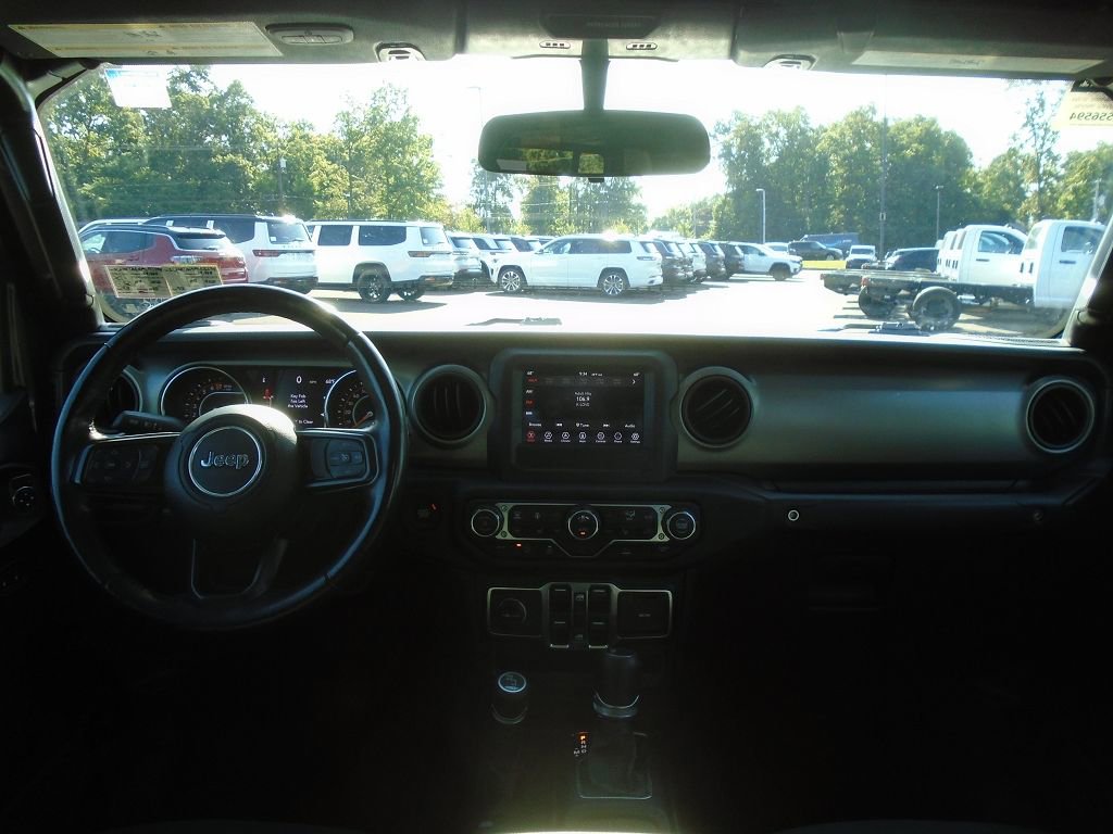 Certified 2021 Jeep Gladiator Willys image 10