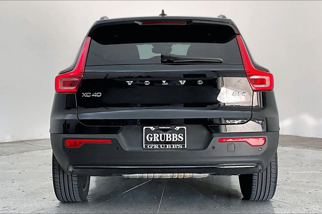 Certified 2025 Volvo XC40 B5 Plus image 7