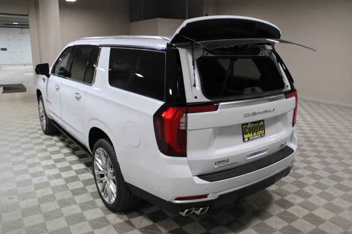 New 2026 GMC Yukon XL Denali w/ Denali Reserve Package AWD/4WD image 14