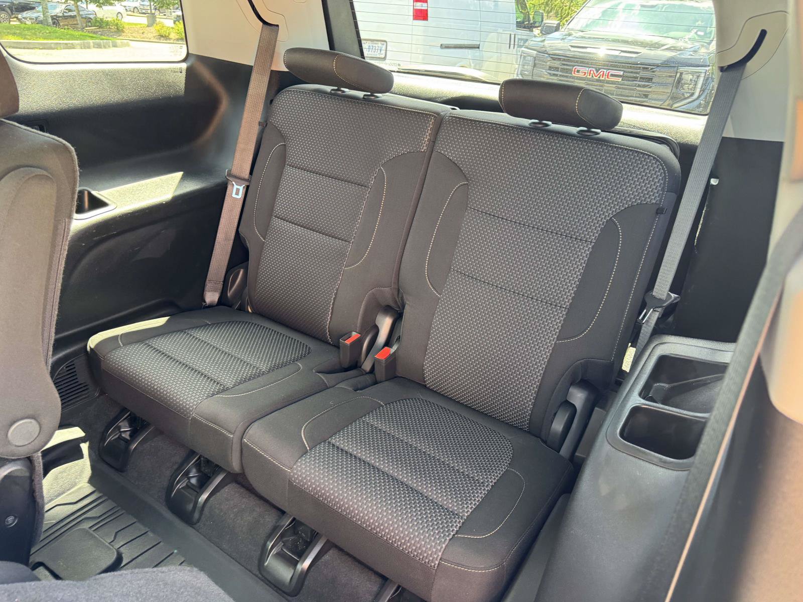 Used 2023 GMC Acadia SLE w/ Driver Convenience Package FWD image 23